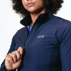 Gore Wear R3 Partial Gore-Tex Infinium Jacket Femme Bleu Marine -Vêtements De Sport main 100625 AU00 6 zojv 57459 1760