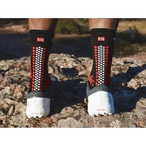 Compressport Pro Racing Socks V4.0 Trail Noir – Image 5