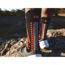 Compressport Pro Racing Socks V4.0 Trail Noir -Vêtements De Sport main pro racing socks v4 trail black red 9 1 2551