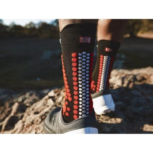 Compressport Pro Racing Socks V4.0 Trail Noir – Image 4